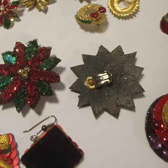 Awesome Lot of 12 Vintage Christmas Earrings - Picture 4 of 6